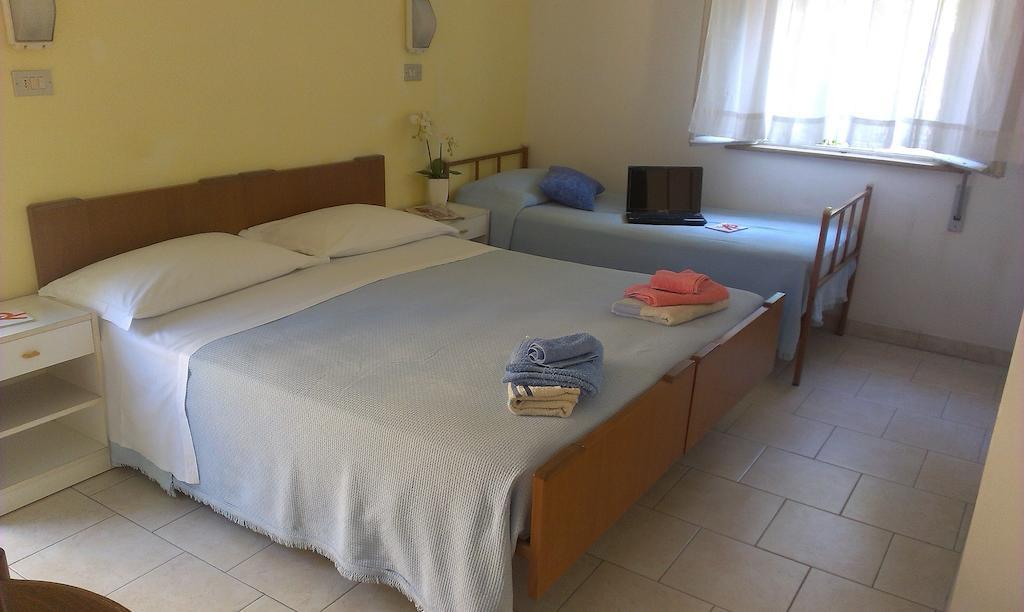 Albergo Maria Gabriella ريميني الغرفة الصورة